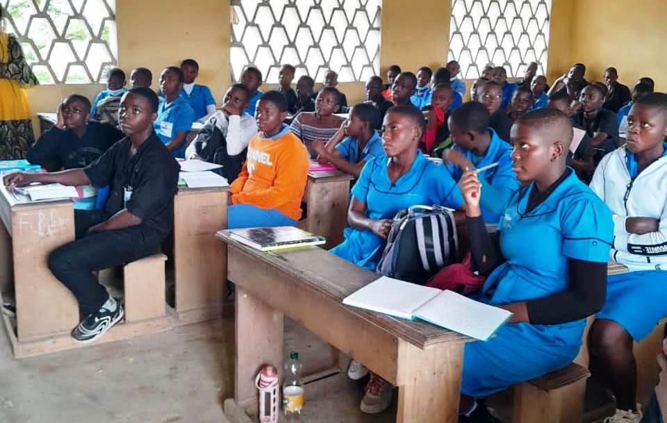 LUTTE CONTRE LES VIOLENCES, L'INCIVISME EN MILIEUX JEUNES  ET EXTRA SCOLAIRES : LA FOJCAM AU LYCÃ‰E BILINGUE DE KRIBI