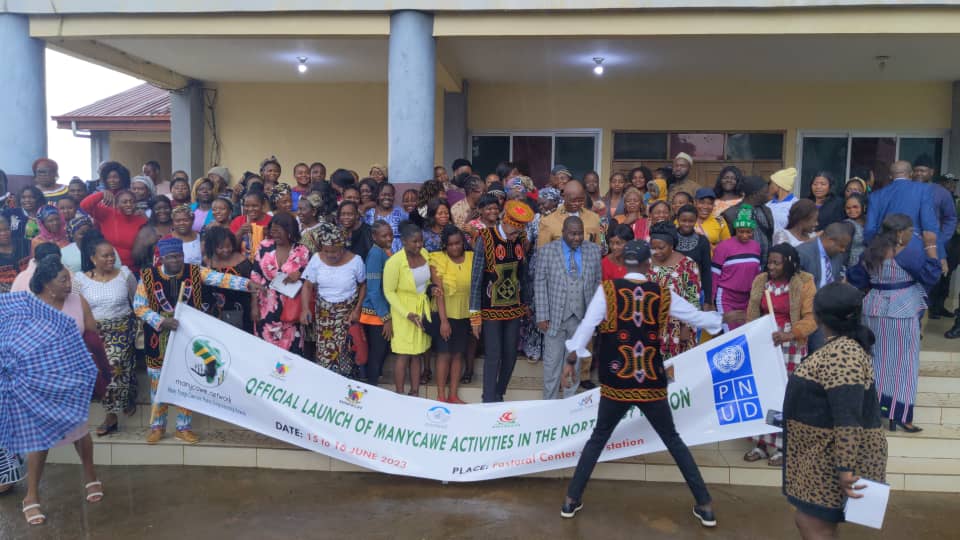 MANYCAWE : Mamy Nyanga propulse 300 femmes Ã  Bamenda.
